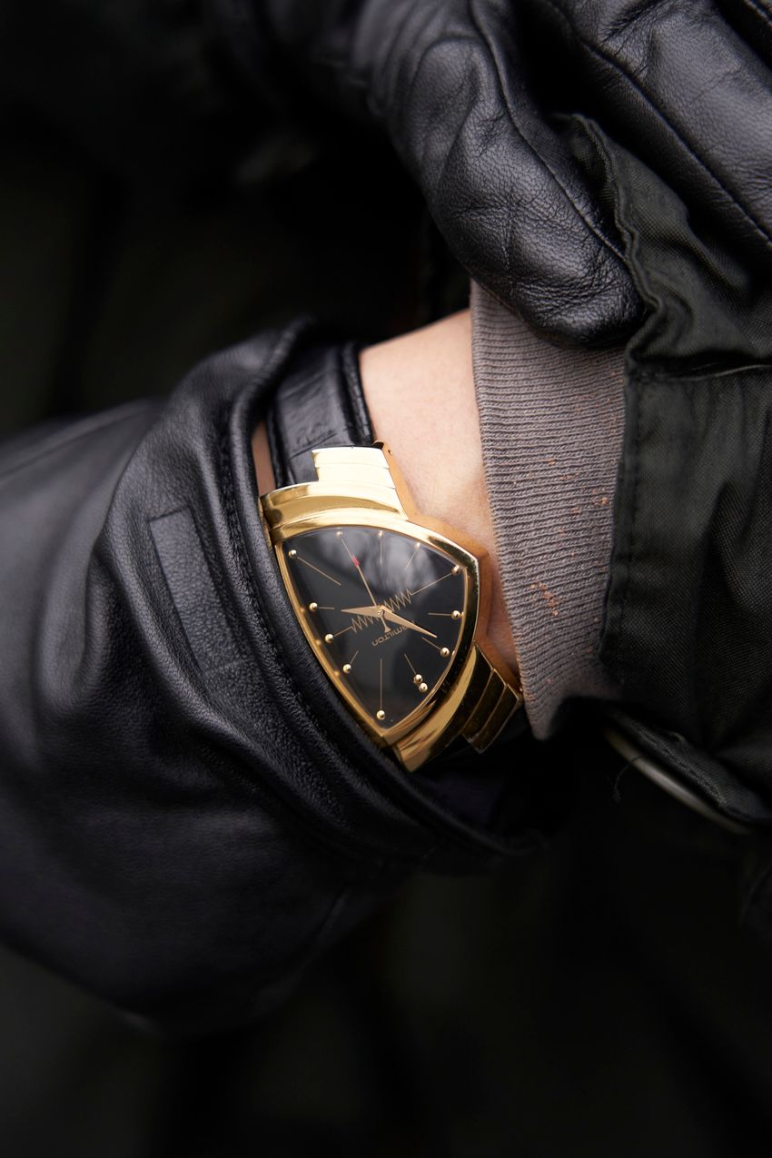 「それどこの？」と思わず聞きたくなった“太めの黒パンツ”。オシャレ上手が愛用する3本を調査！ - 6枚目の画像