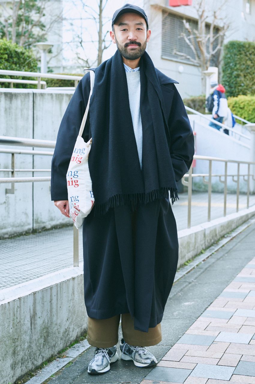 グレーの「ニューバランス」、その汎用性の高さをおさらい。合わせたのはスタジャン、コートetc. - 4枚目の画像