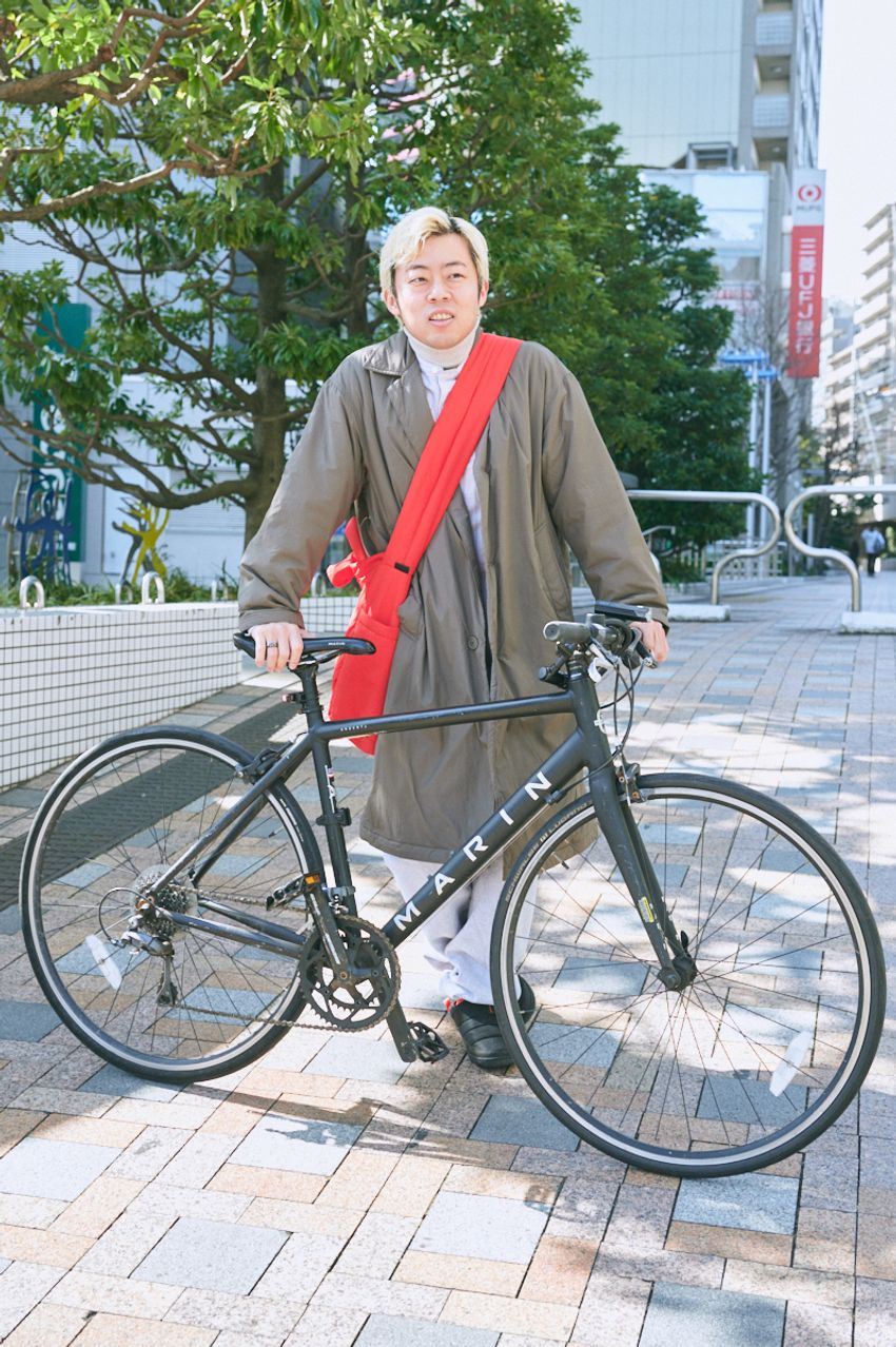 街角スナップで判明、“カラーバッグ”が人気上昇中！洒落者たちが選んだブランドは…… - 8枚目の画像