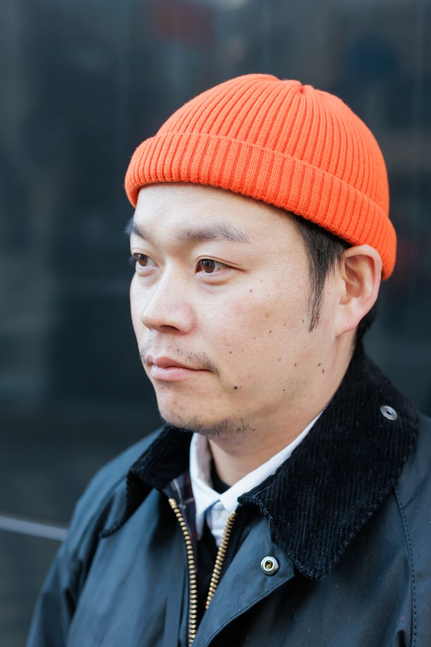 春でも大活躍の「黒アウター」。街角スナップ3好例で重たく見せないコツを解説！ - 8枚目の画像