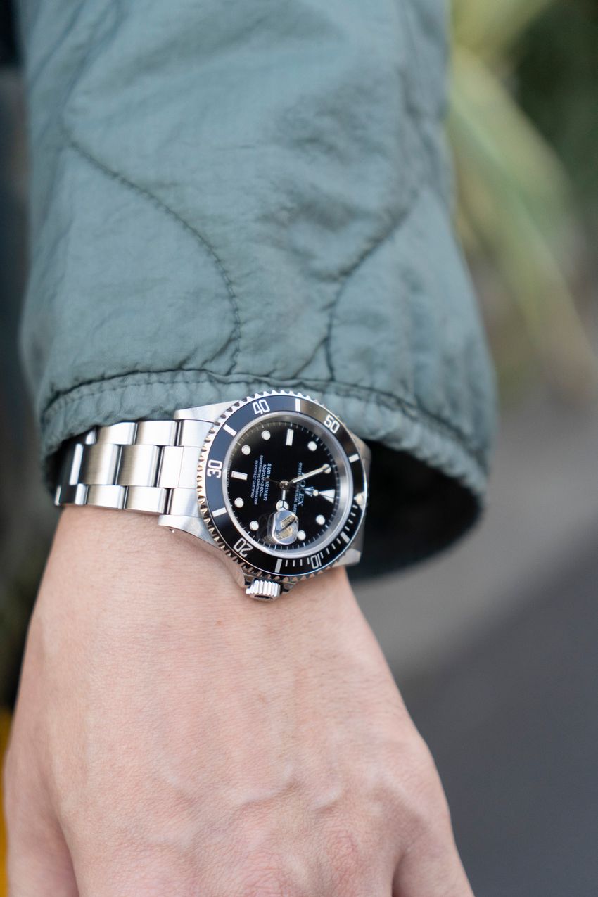 【30〜50代】“チェックシャツ”コーデ、年代別スナップ3選！それぞれのスタイルに合った使い方 - 10枚目の画像