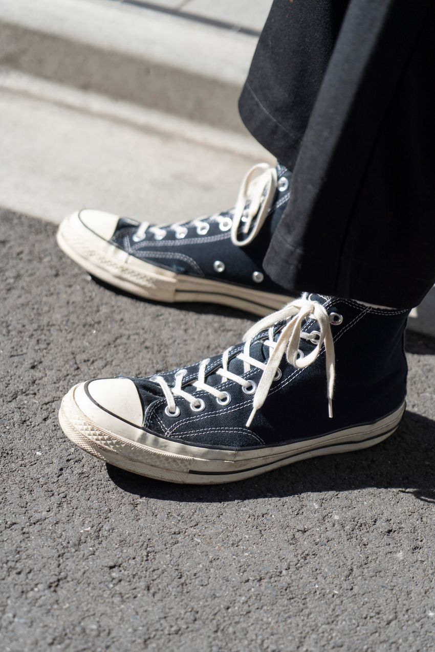 鉄板ワンツーコーデ「黒アウター＋黒パンツ」をレイヤーで彩った3人のテクニック - 10枚目の画像