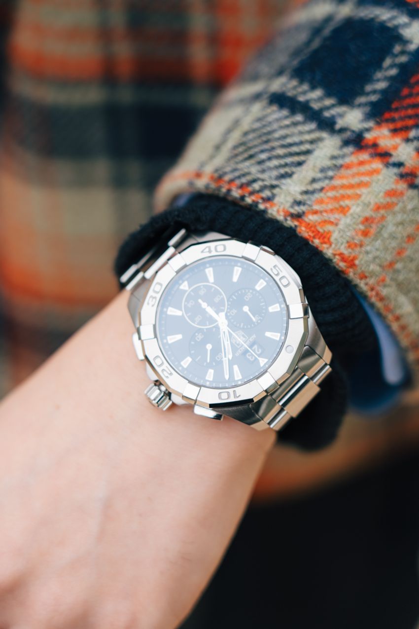 【30〜50代】“チェックシャツ”コーデ、年代別スナップ3選！それぞれのスタイルに合った使い方 - 6枚目の画像