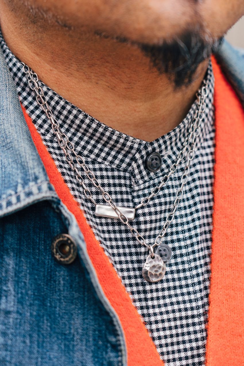 軽アウターにも挿し色にも使える！「色モノのカーディガン万能説」をスナップで検証 - 8枚目の画像