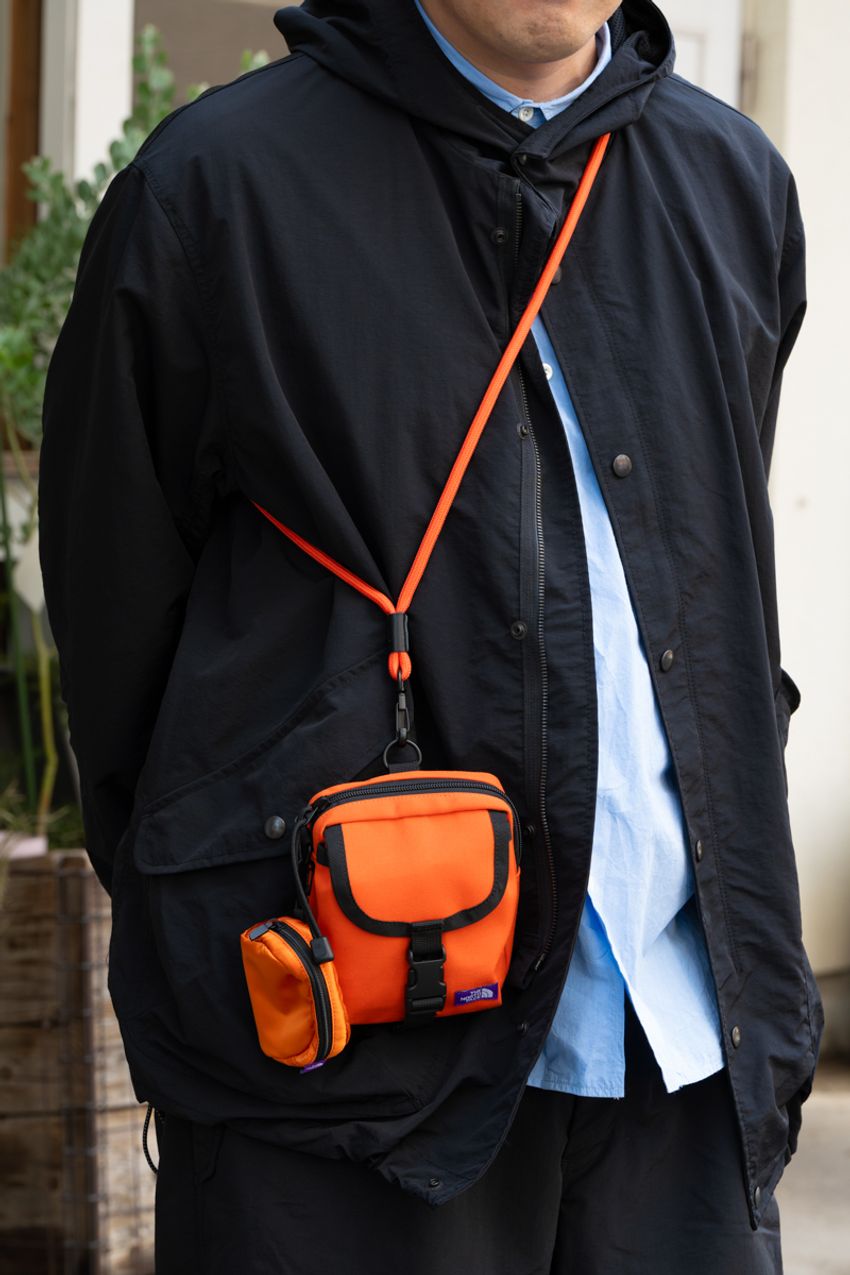 鉄板ワンツーコーデ「黒アウター＋黒パンツ」をレイヤーで彩った3人のテクニック - 2枚目の画像