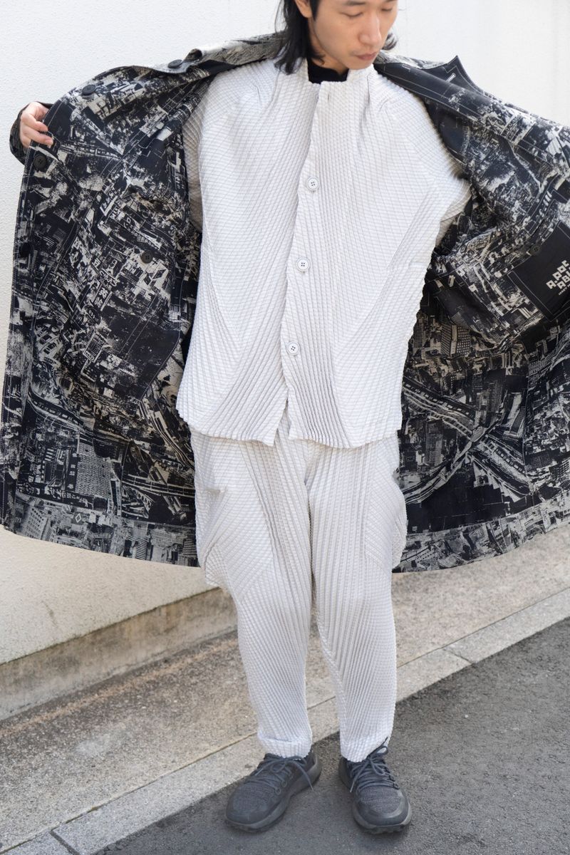 イッセイミヤケのコートコーディネート | 250306-0012-28 内山貴文 3枚目の写真