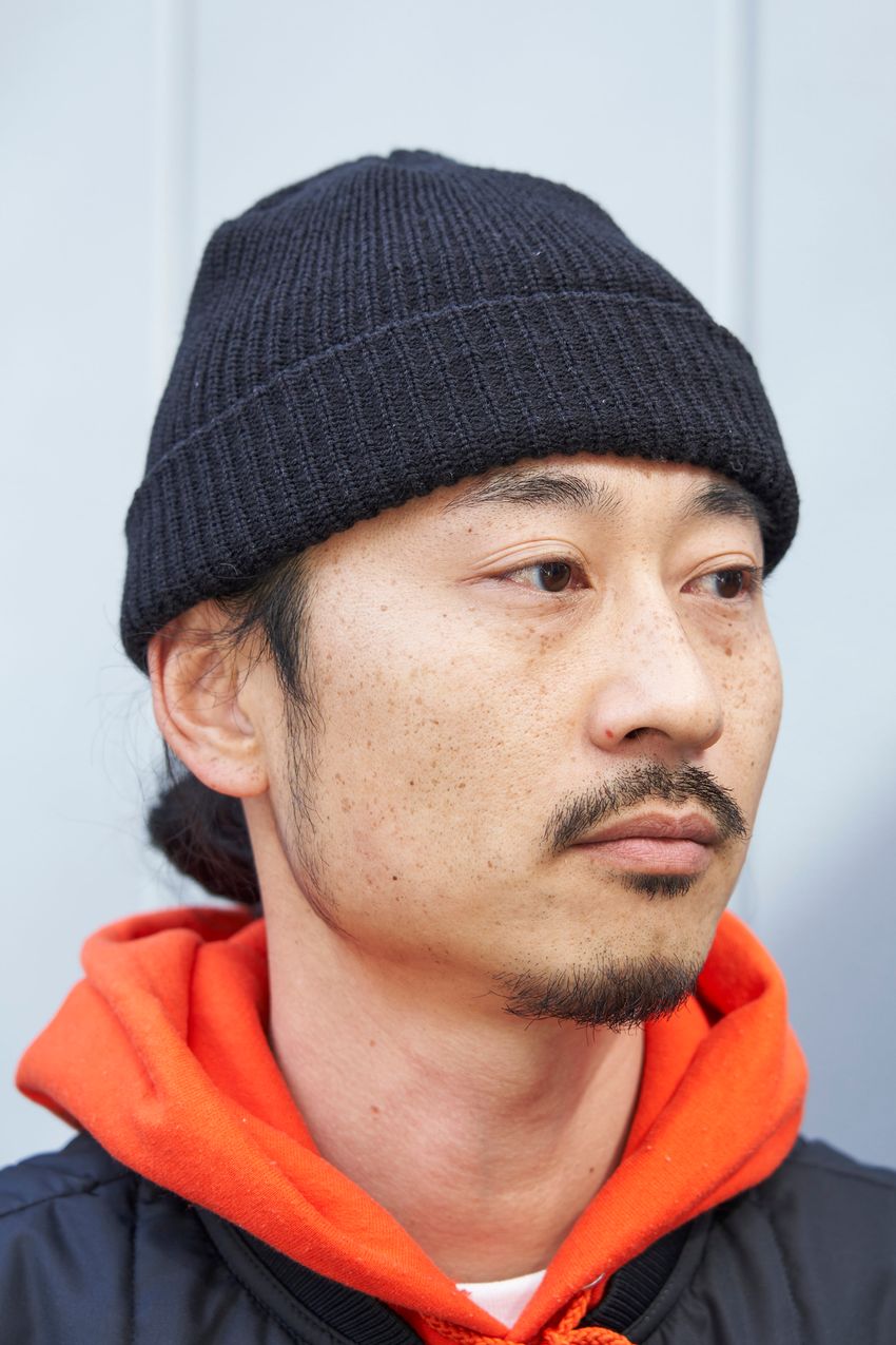 「チャンピオン」のパーカはやっぱり使える！街行く30代の大人から導く春のスタイル好例 - 6枚目の画像