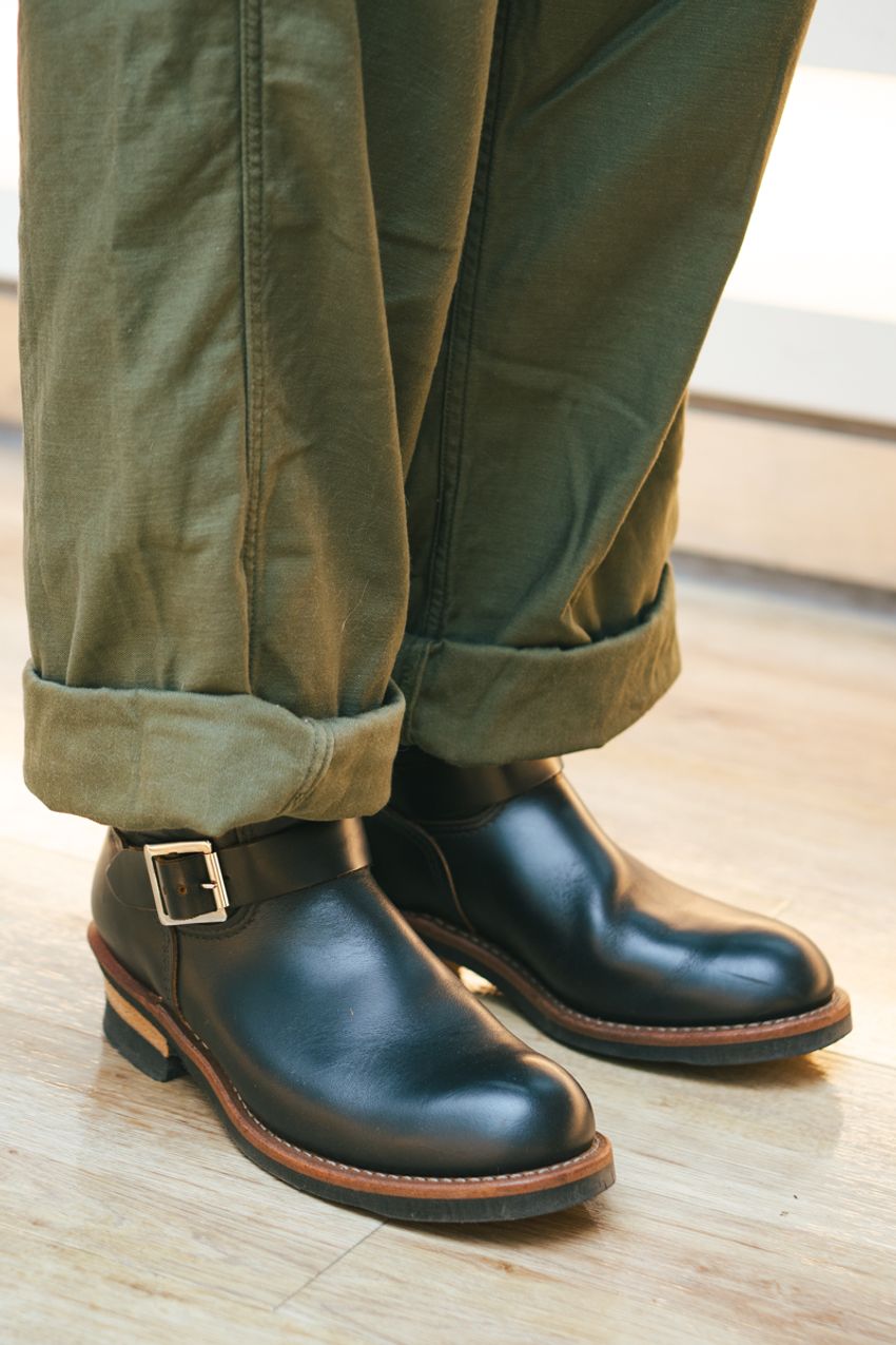 「シャツ×軍パン」定番アメカジが洒落るコツをスナップで。ベスト重ね、アクセ使いetc. - 6枚目の画像