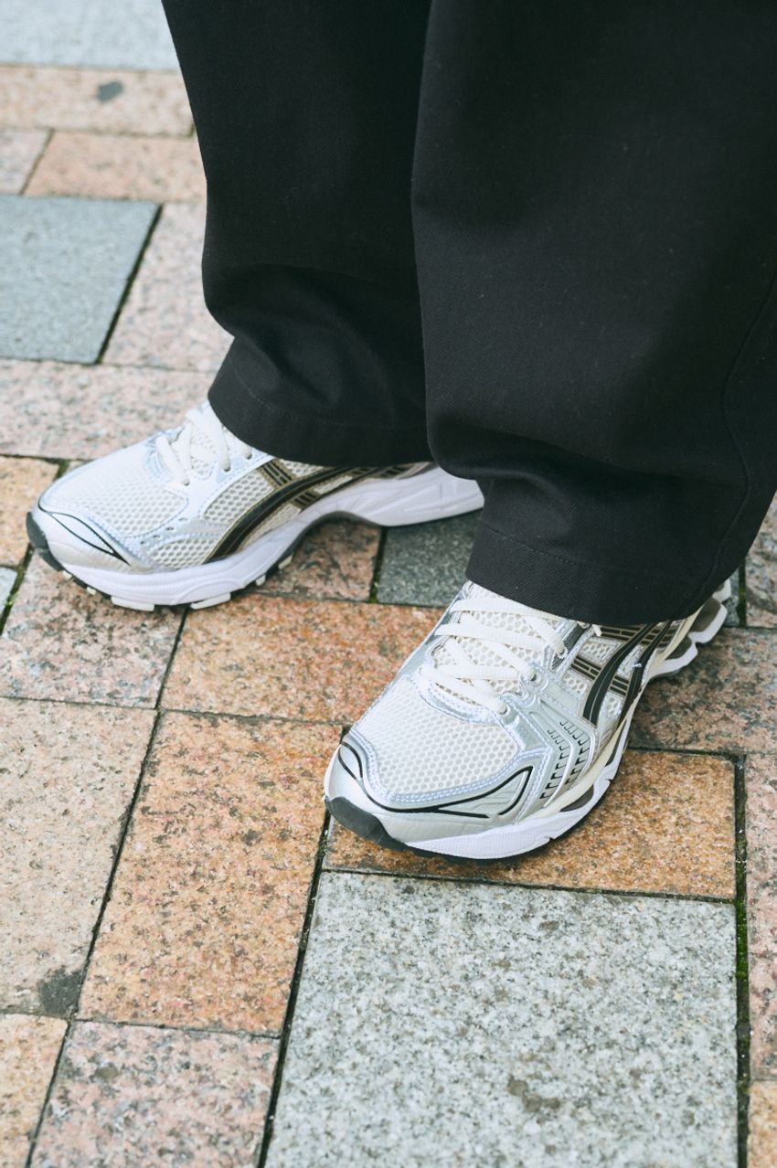 感度の高い大人たちを魅了する“シルバーアシックス“。そのワケを、3つのコーデから紐解く - 3枚目の画像