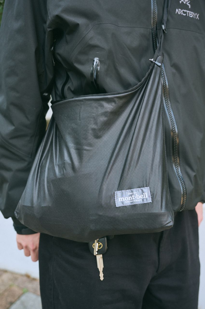 街の大人たちも熱烈支持！「ユニクロ ユー」の人気パンツを取り入れたコーデ3選。チノ、テック系etc. - 3枚目の画像