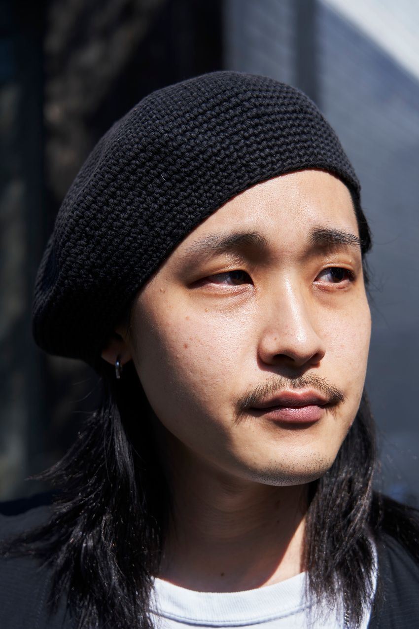 コスパ最強“黒パンツ”を街角スナップで調査！洒落た3名の愛用ブランドは、ユニクロ、ザラ、そして…… - 6枚目の画像