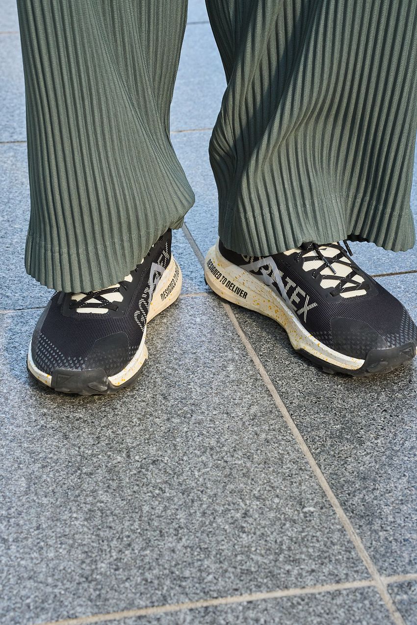 ミニショルダーが流行の兆し。ユニクロ、マルジェラetc.バッグ使いが巧みな3名を街角スナップから厳選 - 4枚目の画像