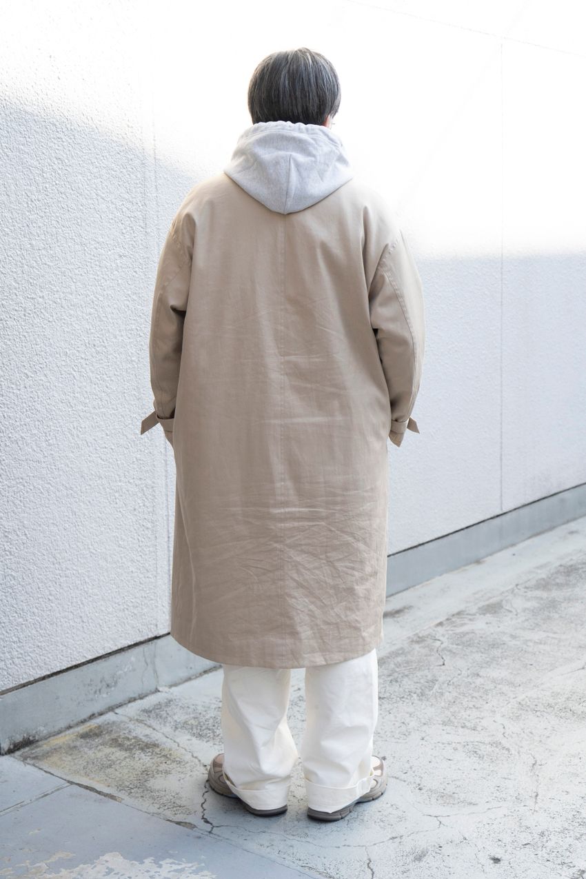 みんなが実践してた春の「スウェット」コーデ。ロングコートを羽織ってメリハリを - 8枚目の画像