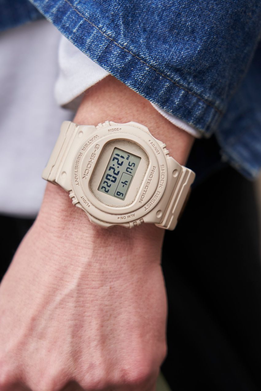 色落ちデニムを街の大人たちはこう着こなす！3つのスナップを例にコーデ術を指南 - 6枚目の画像