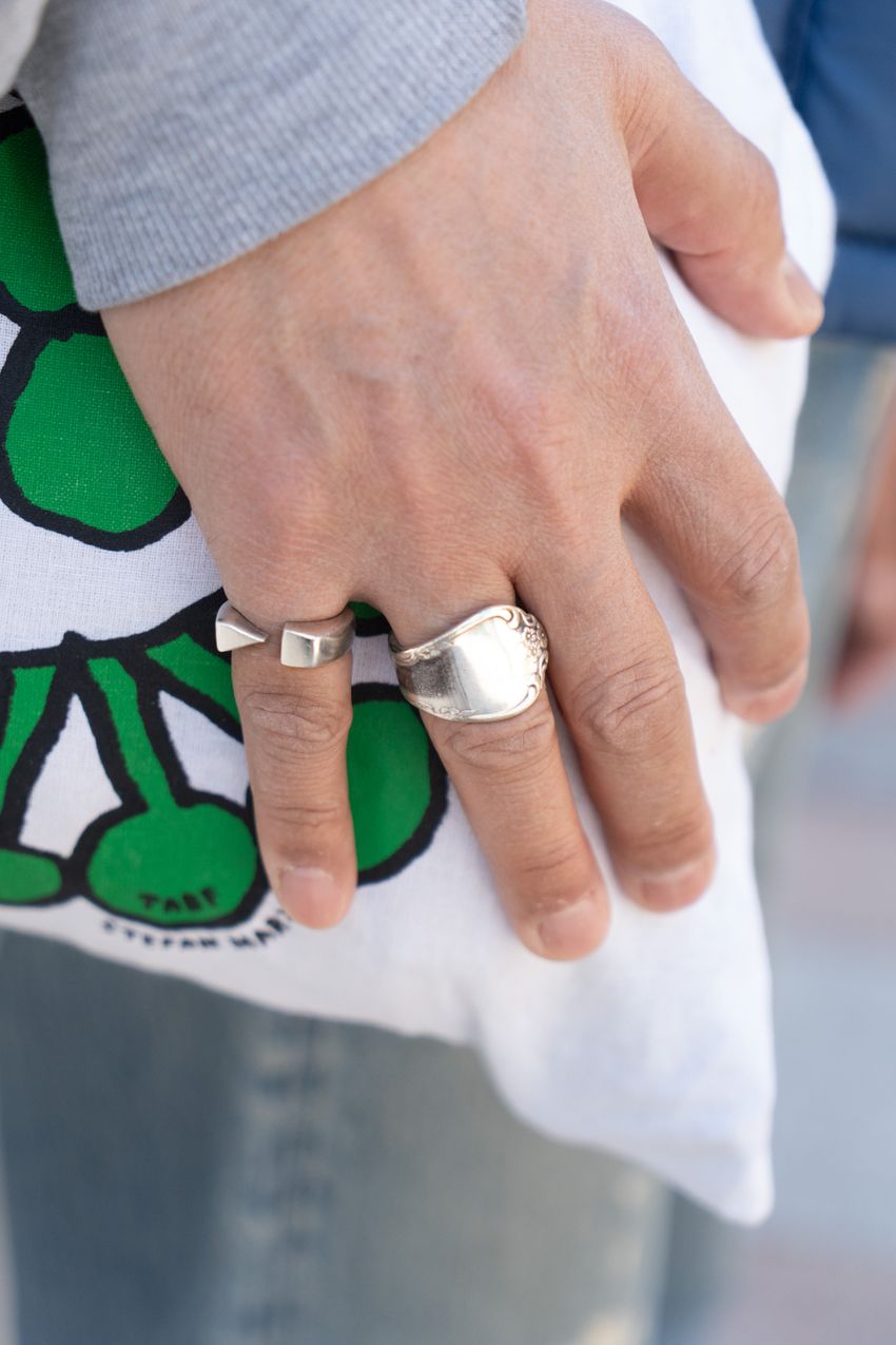 温度調整に最適＆脱いでもサマになる！5人の“ベストマスター”を街角スナップで - 19枚目の画像