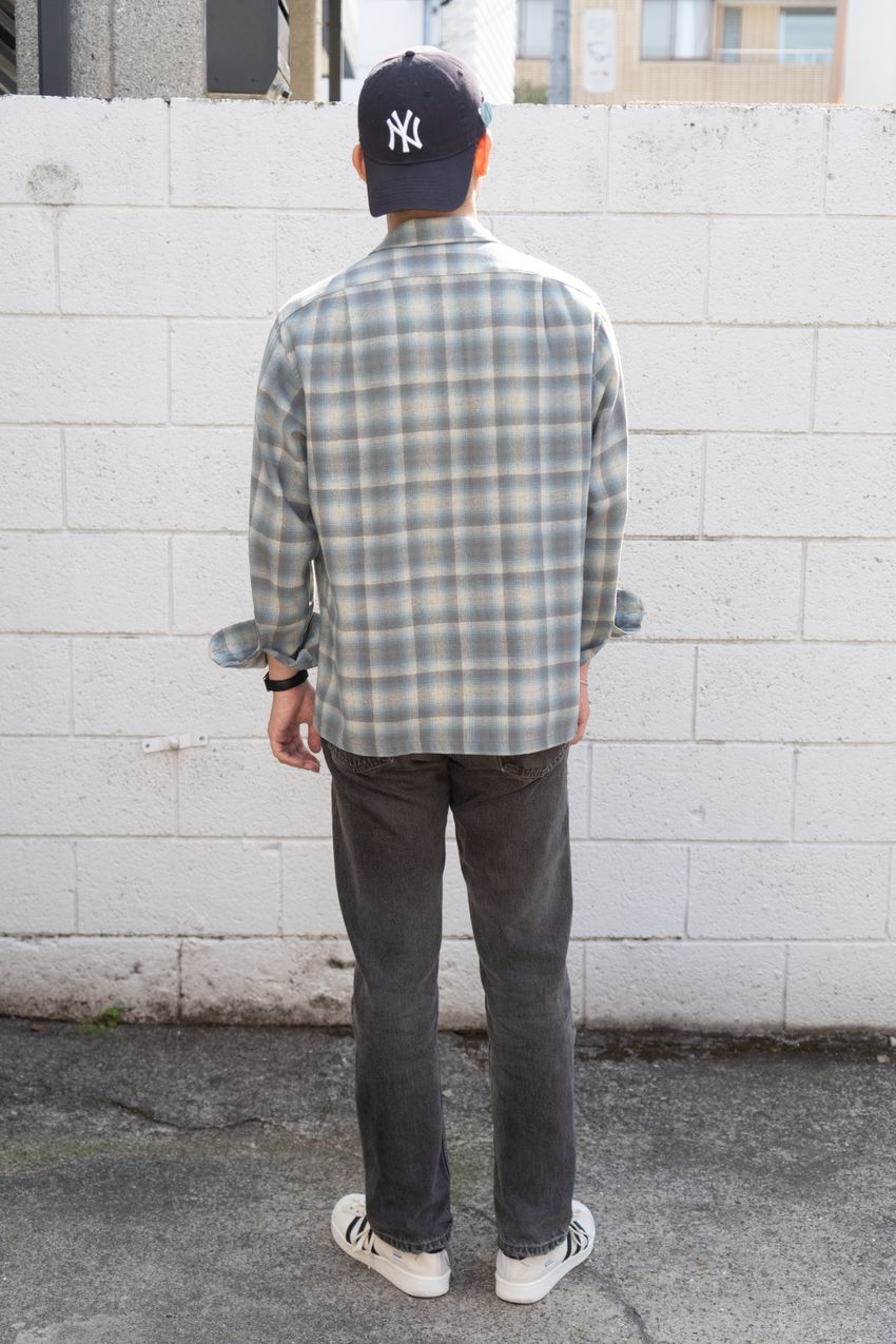 リーバイスの“ブラックデニム”はシンプルにワントーンで。街角で見つけた着こなしサンプル - 7枚目の画像