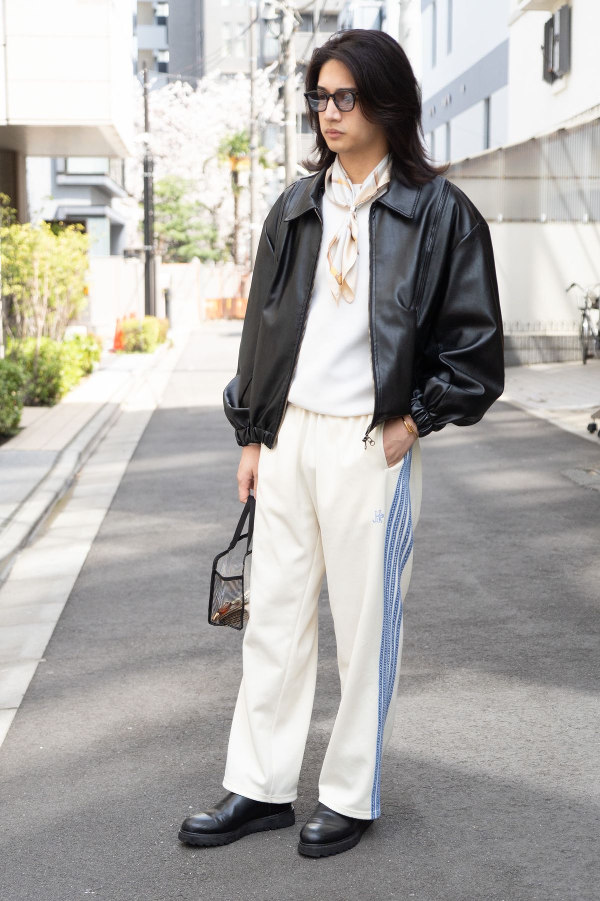 ジャケット 古着 カットソー ユニクロ パンツ ジエダ シューズ 古着 眼鏡 エーディーエスアール バッグ ダイソー ブレスレット カルティエ リング メゾンマルジェラ