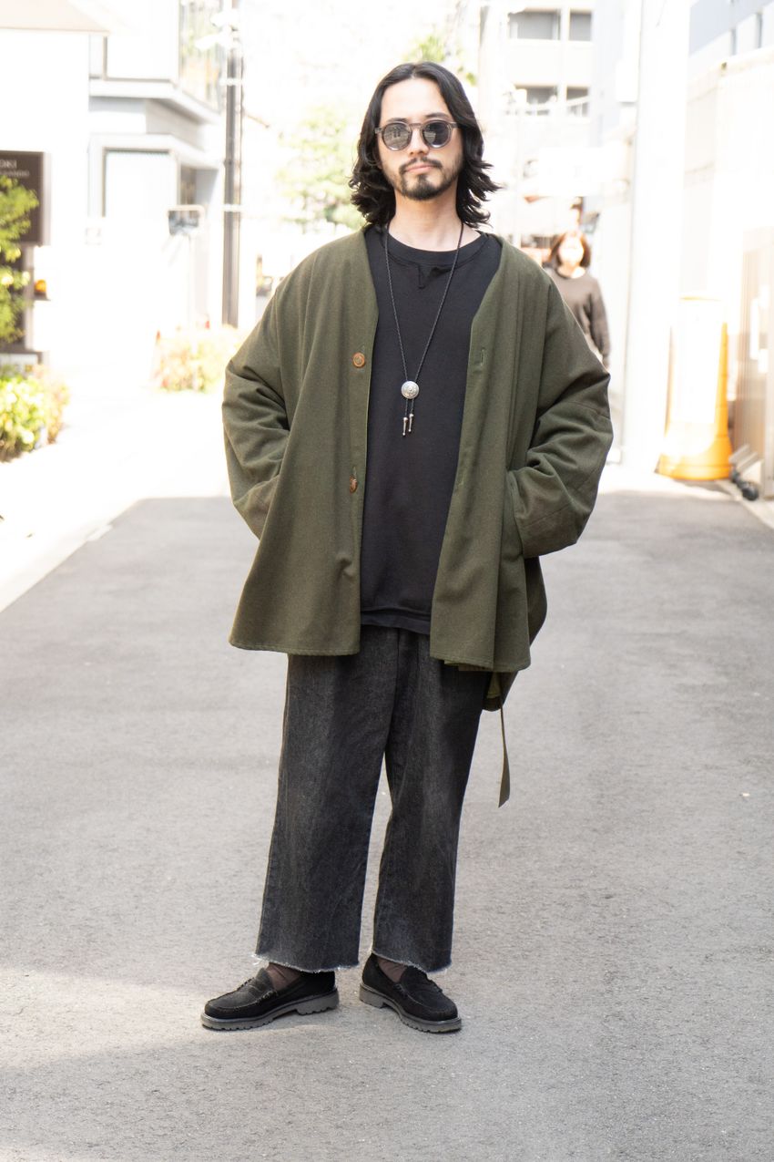 トレンドの「ブラックデニム」、アウターは何を合わせてる？洒落者たちの回答はGジャン、パーカetc. - 5枚目の画像