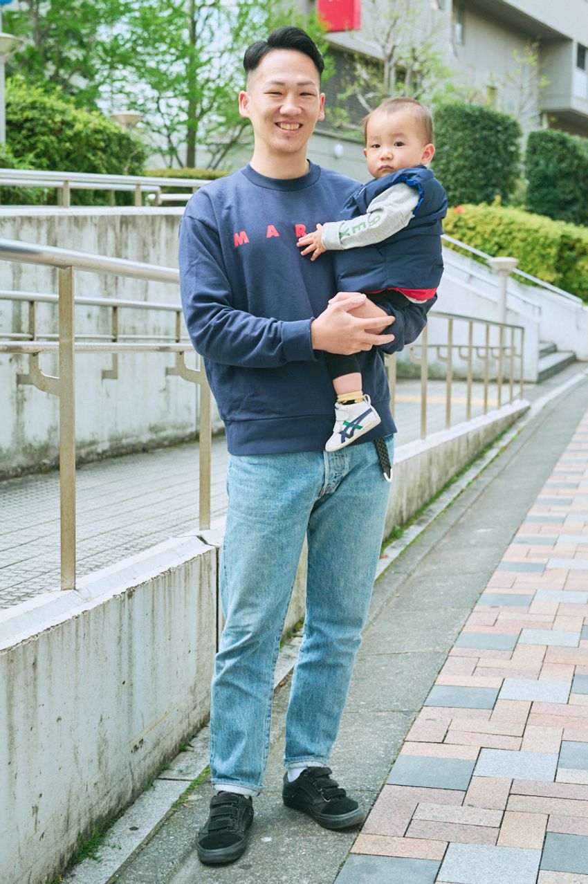 ブルーのデニムは“ブラックのヴァンズ”で引き締めるのが正解！街角スナップに見る3名のお手本 - 2枚目の画像