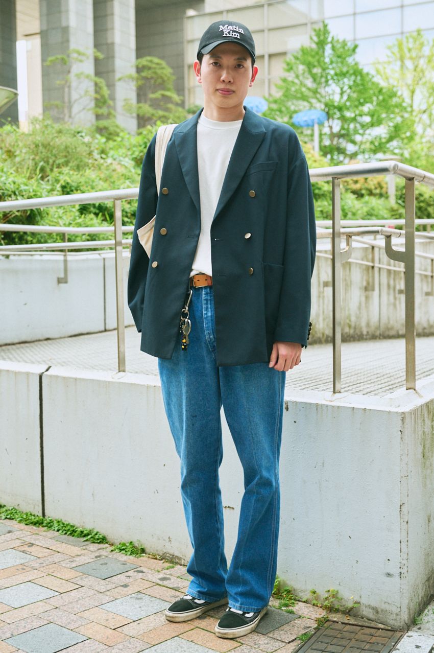 「ジャケット×デニム」スタイル。悩ましいインナーと足元の最適解をスナップで発見！ - 3枚目の画像