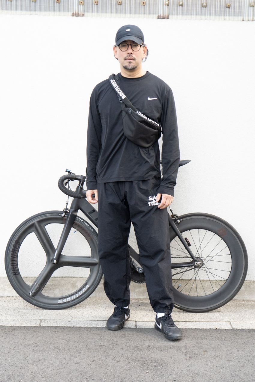 キレイめカジュアル、スポーツMIX……都会の“自転車乗り”コーデ3選をスナップで！ - 4枚目の画像