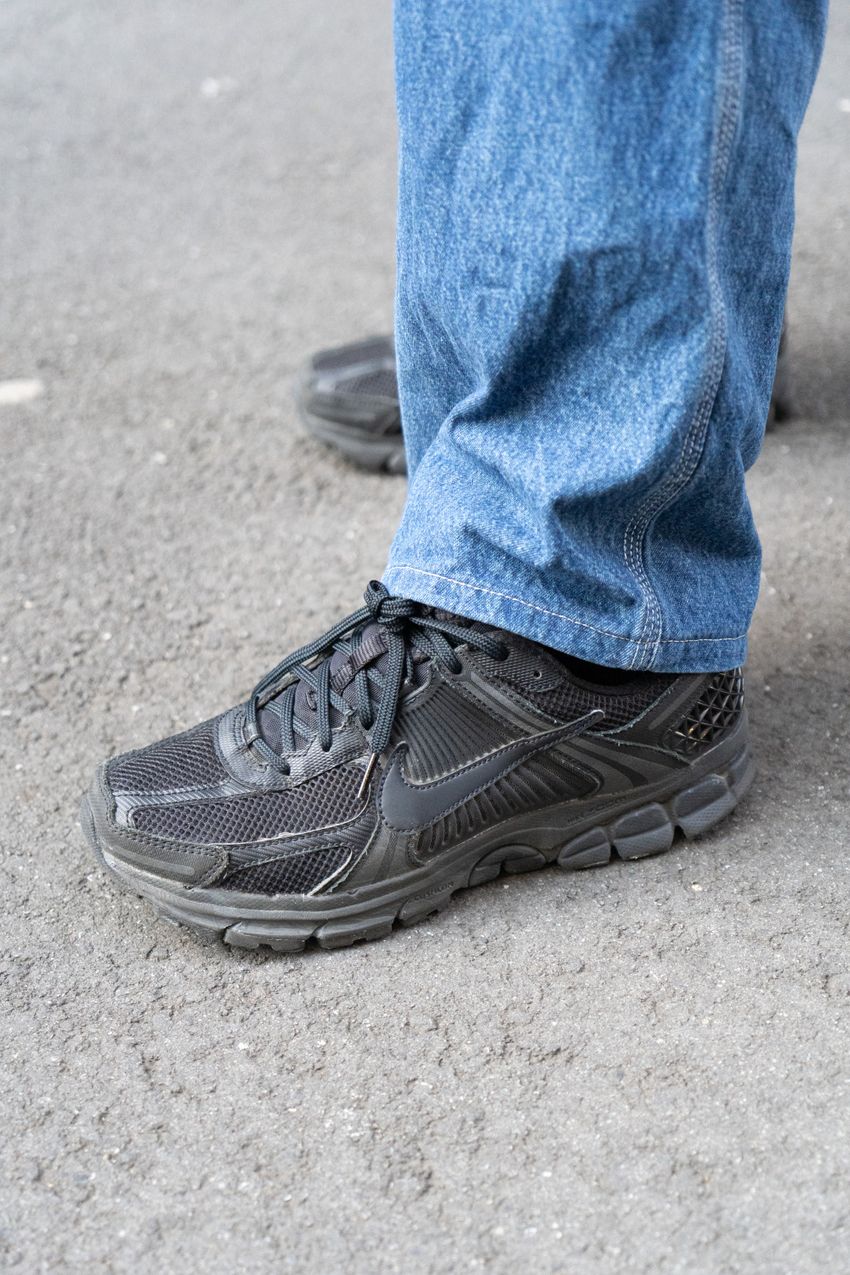 「GAP」のトップス使いが巧みな三銃士を街角で発見！愛用品はロンT、スウェット、シャツ - 8枚目の画像