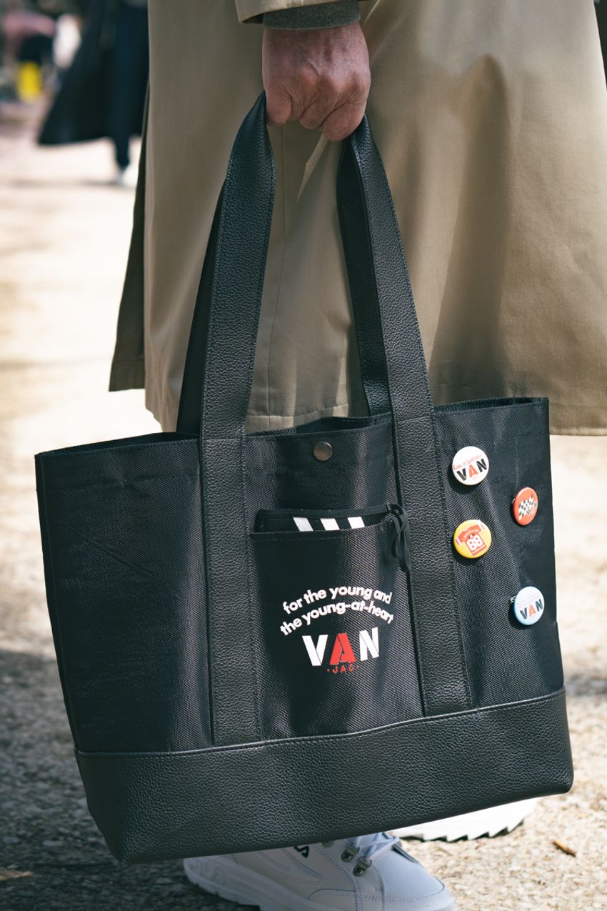 洒落たパンツ、ブランドを聞いたら「ユニクロ」だった！ 街角の最新春スナップ3選 - 7枚目の画像