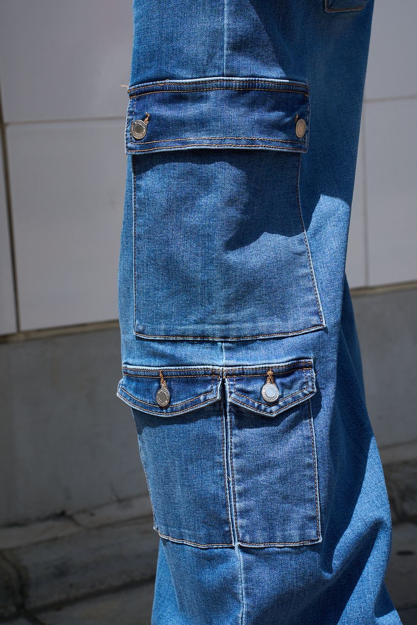 単調なワンツーコーデに陥りがちな夏。“個性派デニム“でマンネリを回避した3人の男たち - 10枚目の画像