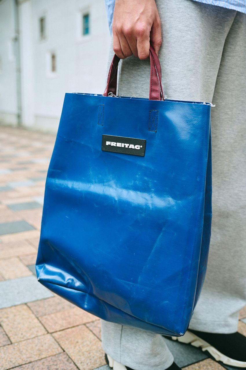 初夏もはきたいスウェットパンツ。大人っぽく見せるポイントは「シャツ合わせ」だった！ - 9枚目の画像