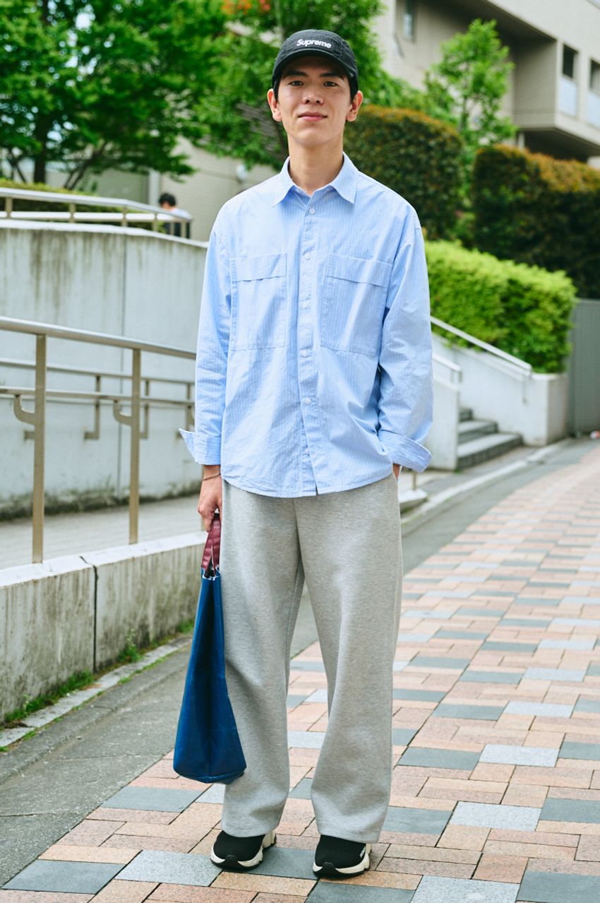 初夏もはきたいスウェットパンツ。大人っぽく見せるポイントは「シャツ合わせ」だった！ - 8枚目の画像