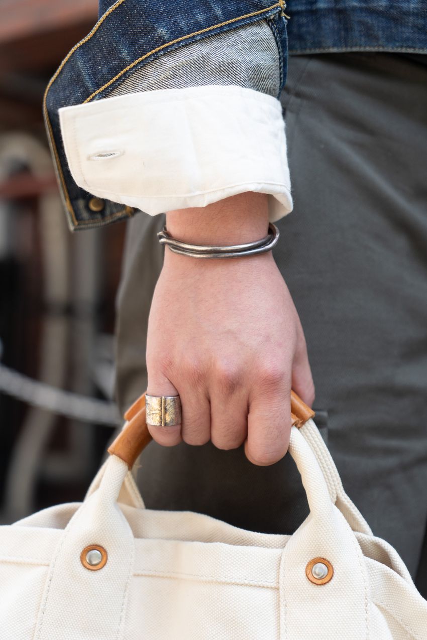 リーバイスには“ハット”がよく似合う。デニムスタイルを今っぽく魅せた3人をパパラッチ！ - 12枚目の画像