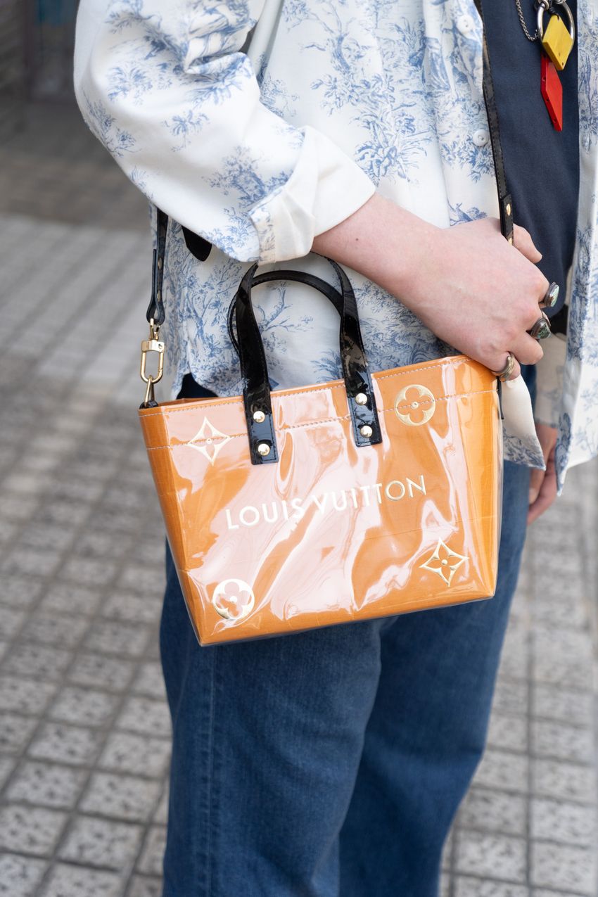 ルイヴィトンの“ミニバッグ”をコーデのアクセントに！効き目絶大なその効果をスナップで - 7枚目の画像