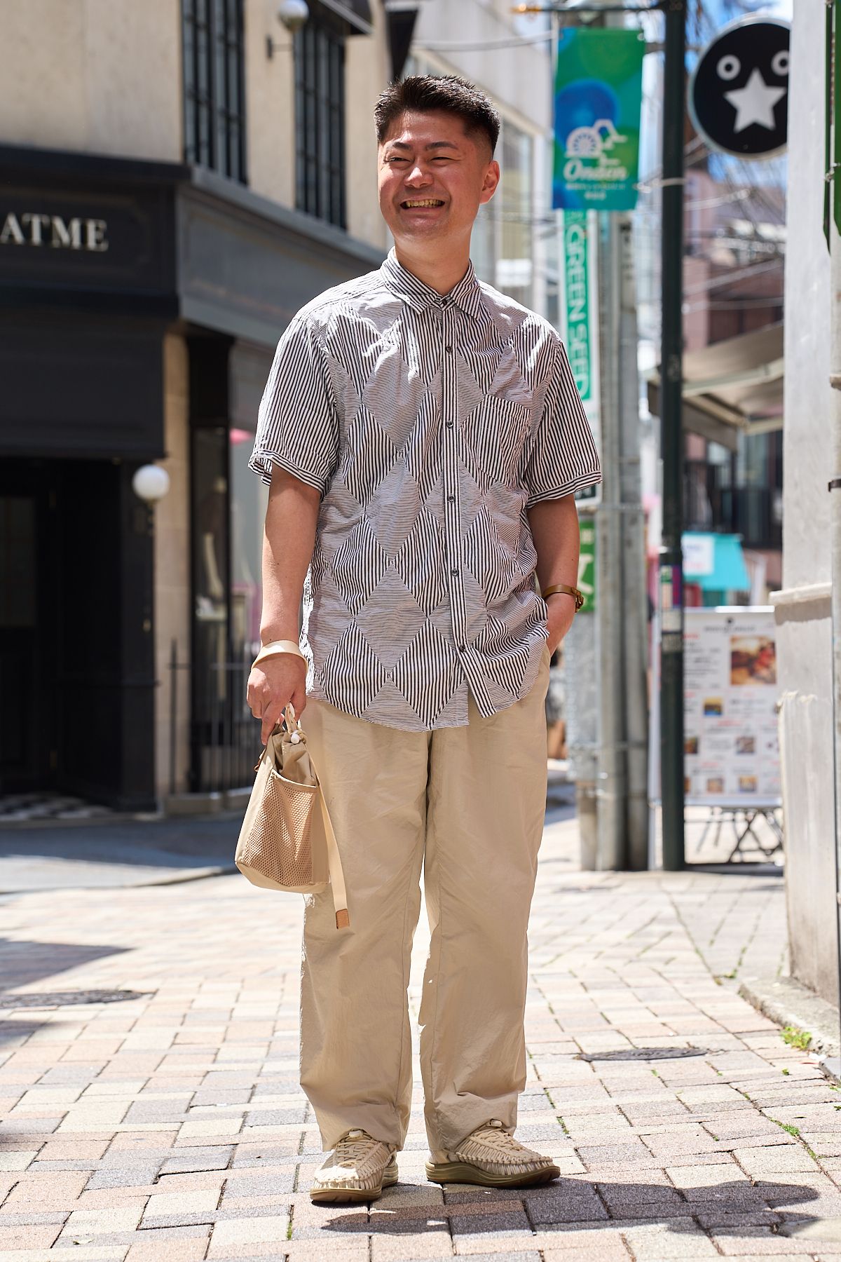 シャツ 不明  パンツ シテン  シューズ キーン  バッグ エンダースキーマ  ブレスレット イルビゾンテ