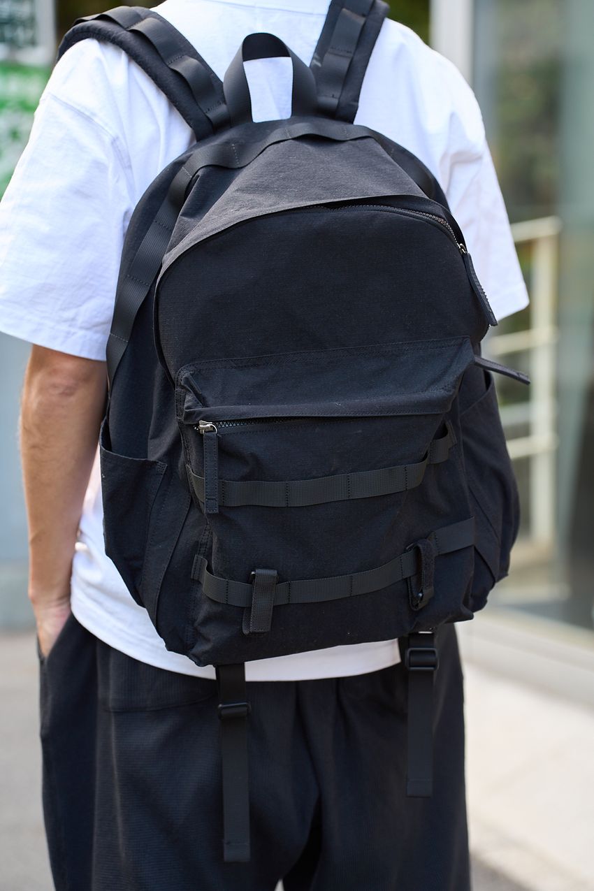 行列のできるスニーカー店「オン」の人気カラーは“ブラック”！街角スナップで実証 - 7枚目の画像