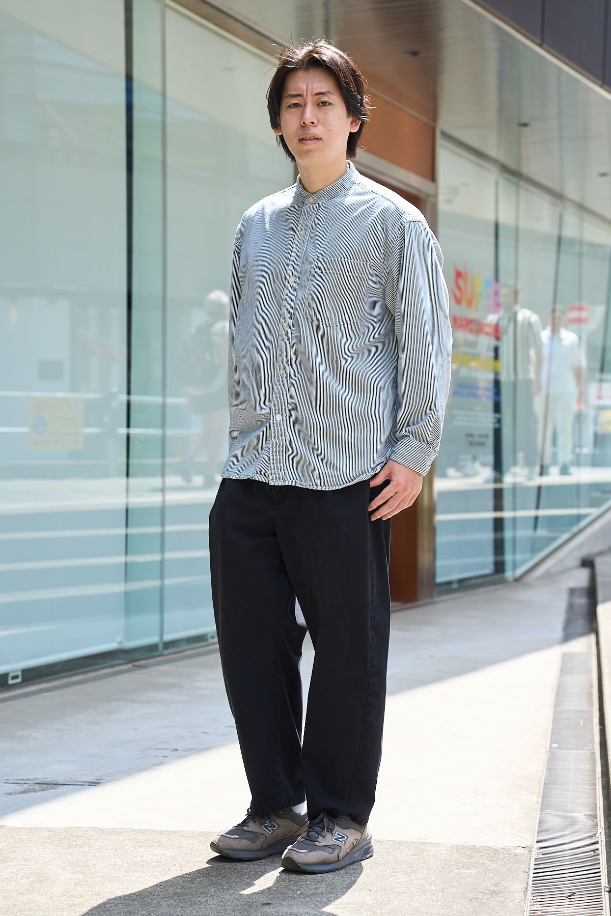 シャツ、パンツ=ともにユニクロ シューズ=ニューバランス