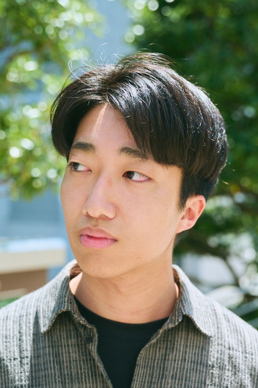 今、シャツに合わせるべきは“ゆるパン”。3名が実践する着こなしテクはタックアウトだった！ - 6枚目の画像