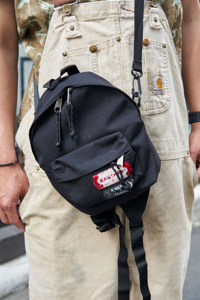 街角の「オーバーオール」コーデ3選。上級アイテムを難なく取り入れるテクニックとは？ - 3枚目の画像