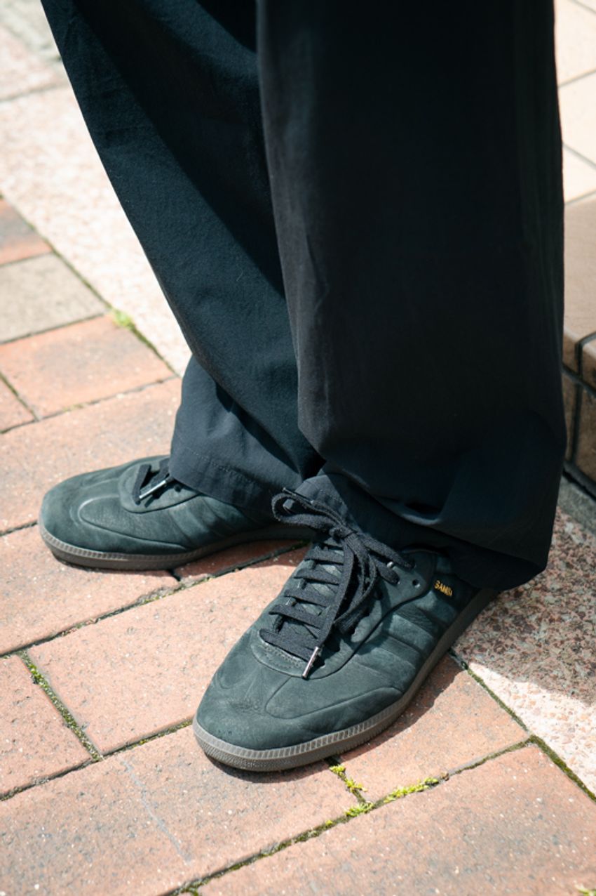 【30〜50代】大人気“ブラックコーデ”は白でメリハリを！匙加減が絶妙な3名をスナップ - 8枚目の画像