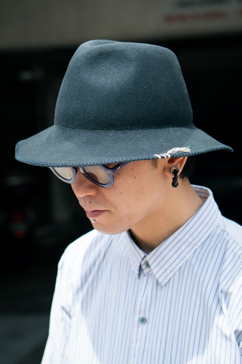 街の洒落者は「白シャツ」をどう調理する？快活ムードを演出する着こなし術を紹介 - 3枚目の画像