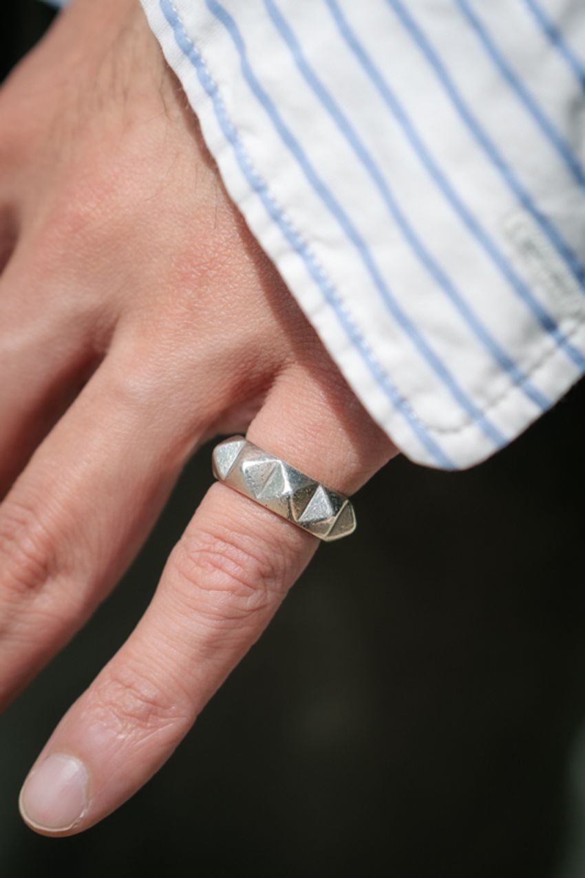 街の洒落者は「白シャツ」をどう調理する？快活ムードを演出する着こなし術を紹介 - 5枚目の画像