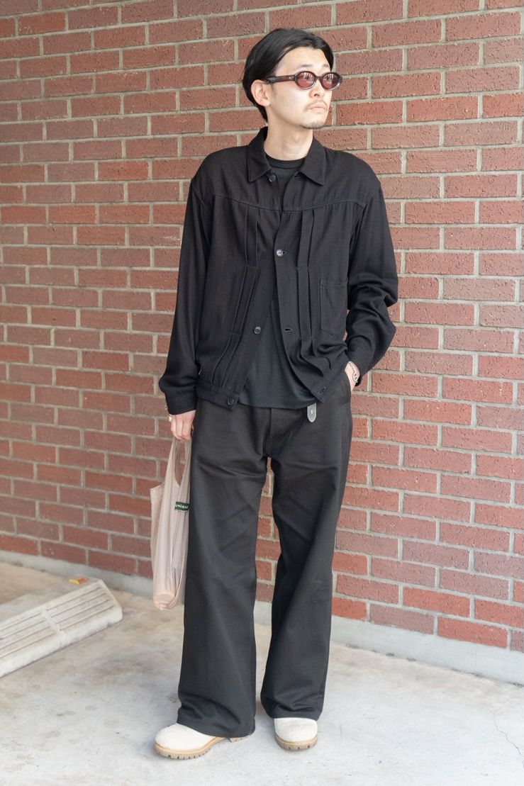 シャツ＝コモリ