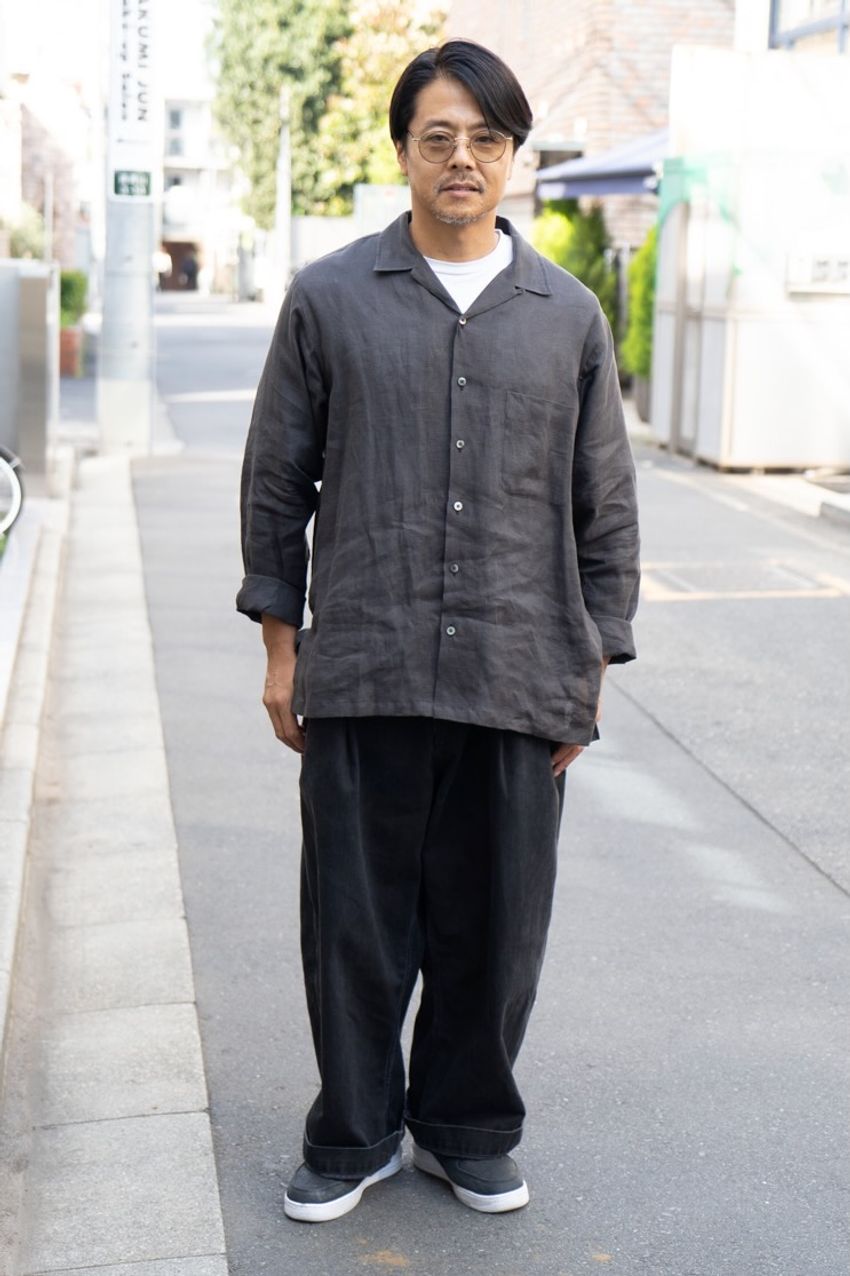 人気素材はリネンやヘンプ！春シャツを軽やかに着こなす3人の洒落者たちをスナップで - 2枚目の画像