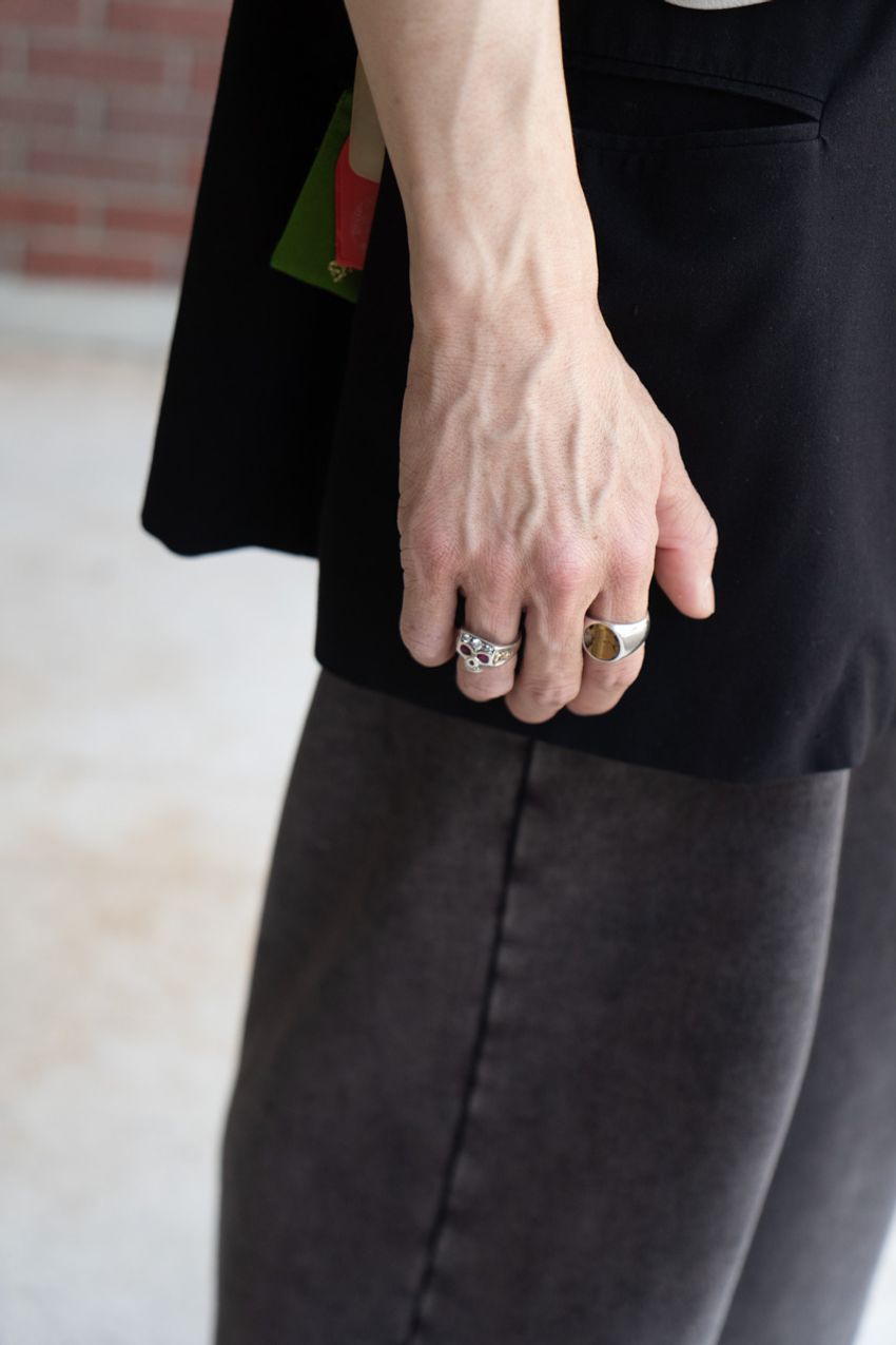 初夏のオールブラックには名作シルバーアクセが必須！「トムウッド」は特に高支持だった - 3枚目の画像