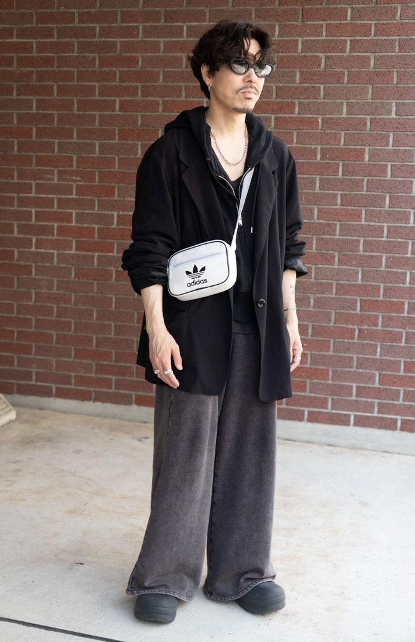 初夏のオールブラックには名作シルバーアクセが必須！「トムウッド」は特に高支持だった - 2枚目の画像