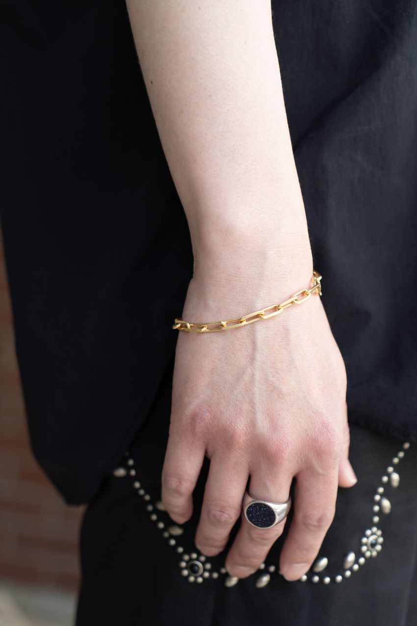 相性良し！ストリートな装いに「カルティエ」。タンク、サントス、パシャを身に着けた3例 - 12枚目の画像