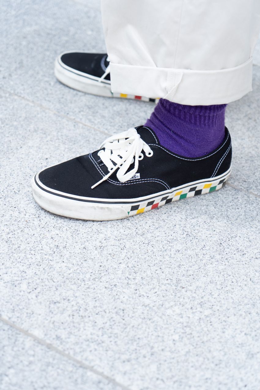 “ローテク”トレンドを牽引するヴァンズ「オーセンティック」！洒落者たちのコーデ例3選 - 4枚目の画像