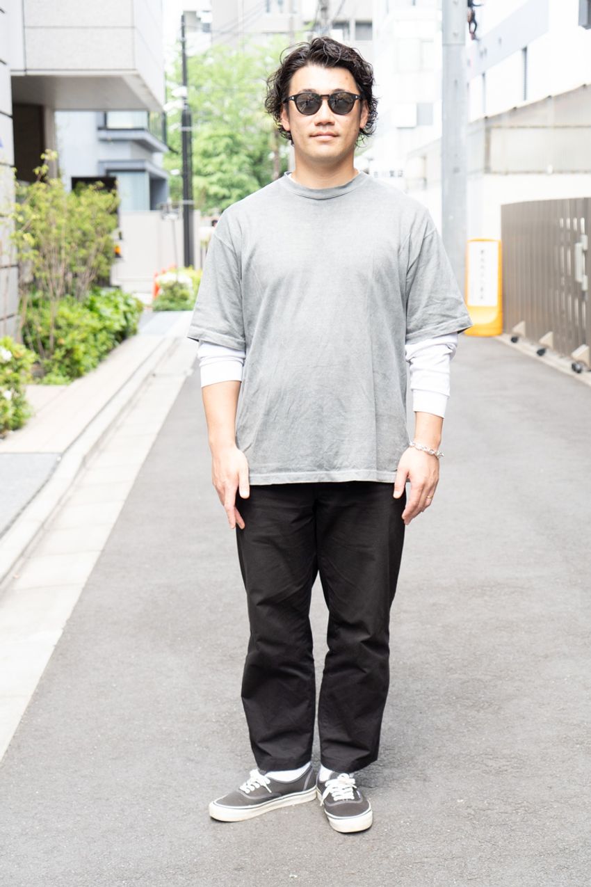 “ローテク”トレンドを牽引するヴァンズ「オーセンティック」！洒落者たちのコーデ例3選 - 1枚目の画像