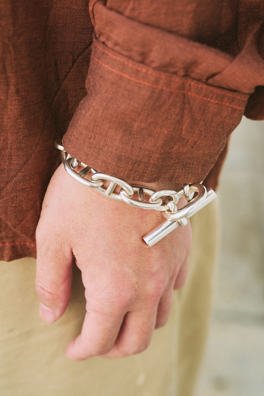 やっぱりいいね！エルメス「シェーヌ・ダンクル」。初夏の大人たちの実用例をスナップで - 7枚目の画像