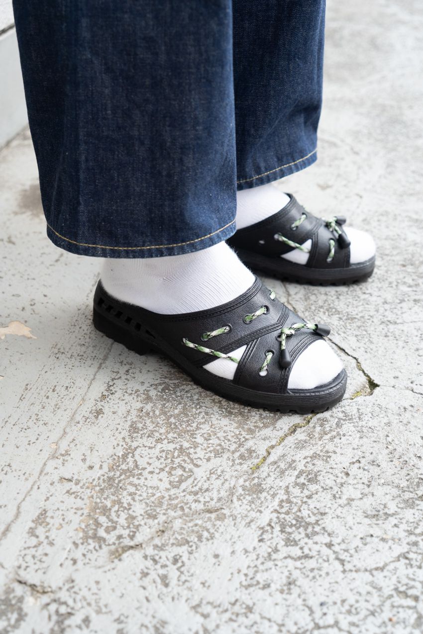 初夏の“リーバイスタイル”3選！ゆるめ、カットオフetc.三者三様の着こなしをスナップで - 3枚目の画像