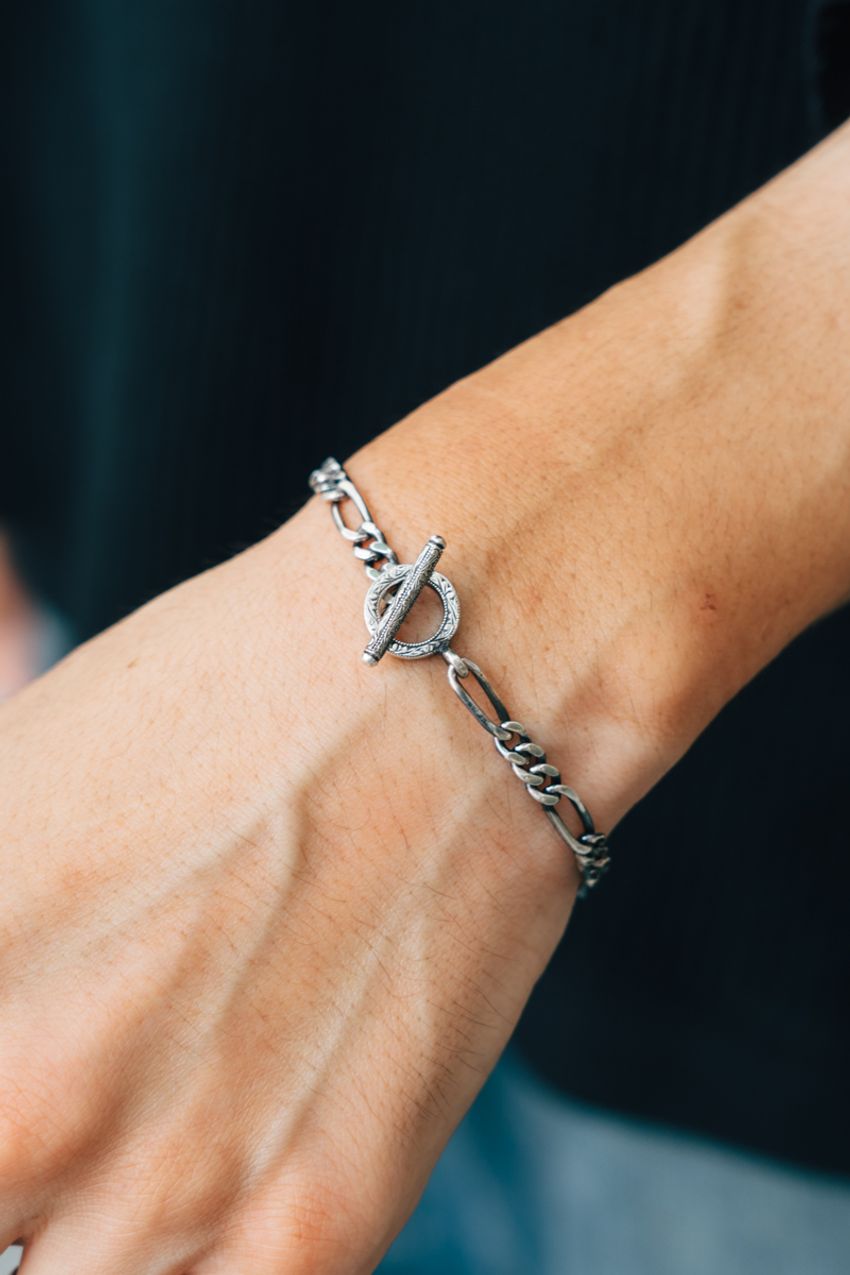 ダメージジーンズを“ダメ”にしない着こなし方法！街で見つけた洒落者3選 - 8枚目の画像